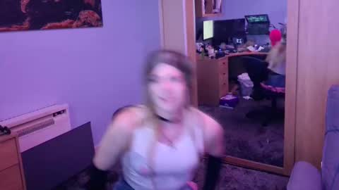 Snapshot of jessiessicaxx chatting on March 9, 5:22 am Jessiessicaxx online show from March 9, 5:22 am