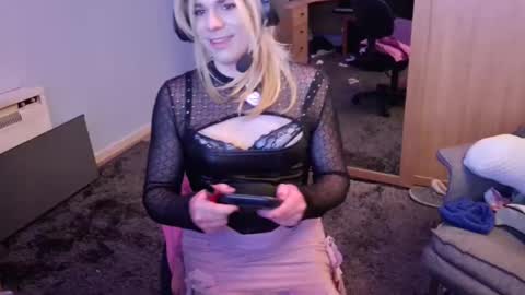 Snapshot of jessiessicaxx chatting on March 12, 11:09 am Jessiessicaxx online show from March 12, 11:09 am