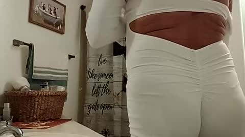 jessjesslove online show from December 8, 11:24 am