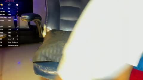 jhonymiller online show from April 5, 8:40 pm