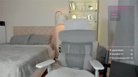 Johanna Rodriguez online show from October 27, 2:52 am