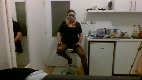 Silvania online show from December 13, 11:43 pm