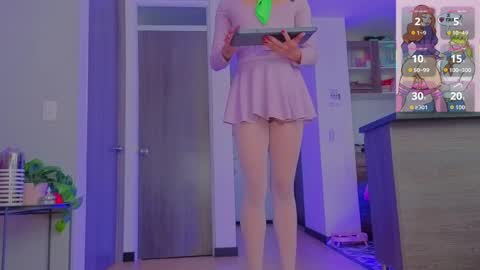 Juliana online show from April 2, 9:02 pm