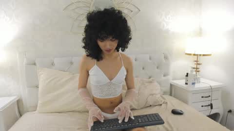 julietta    online show from May 2, 12:54 pm