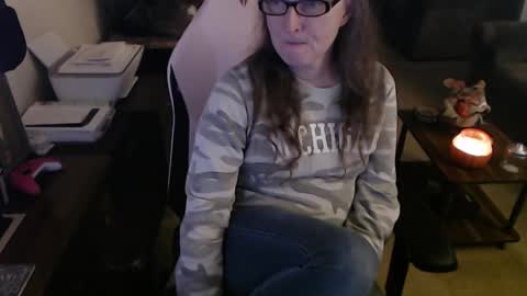 Snapshot of kait331 chatting on October 29, 1:36 am Camprincess331 online show from October 29, 1:36 am