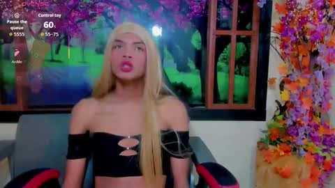 karol Vanessa   online show from April 24, 12:30 pm