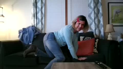 katieutopia online show from March 17, 3:20 am