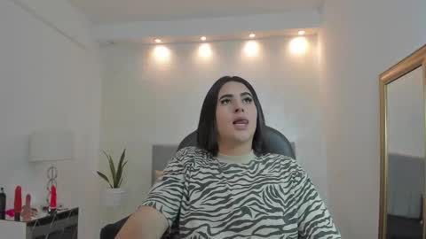 Snapshot of kendall_roous chatting on October 23, 8:13 pm kendall_roous online show from October 23, 8:13 pm