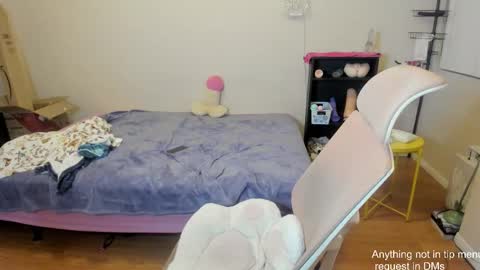 kissykryssie online show from March 10, 6:28 am