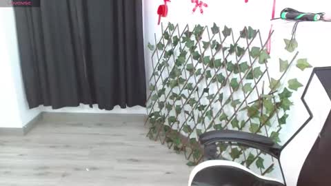 kitty_vaal online show from February 9, 6:54 am