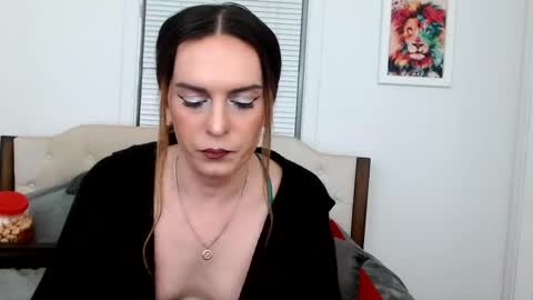 Lacey Phoenix online show from February 10, 2:30 am