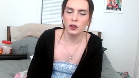 Lacey Phoenix online show from February 20, 3:01 am