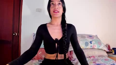 latinsecretfantasy online show from April 14, 5:29 pm