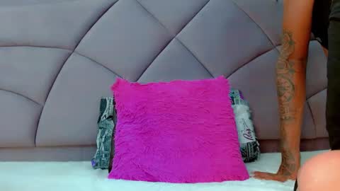 Snapshot of laura_sweet7 chatting on December 14, 4:56 am Laura online show from December 14, 4:56 am