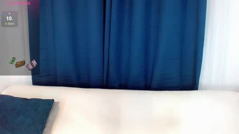 Snapshot of laura_sweet7 chatting on October 18, 12:58 am Laura online show from October 18, 12:58 am