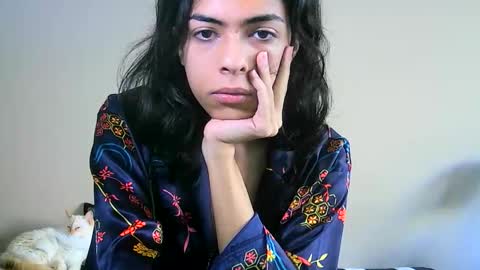 Laura online show from April 15, 11:26 am