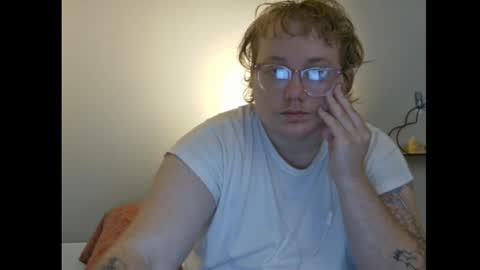 Lavender Lyonne online show from September 11, 5:54 pm
