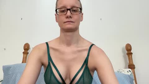 Lee online show from February 26, 3:08 pm