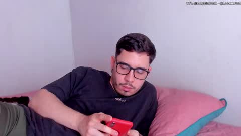 Snapshot of leoandviolet chatting on October 5, 5:45 pm Carlos  Alissa. Help us to reach 100 likes  online show from October 5, 5:45 pm