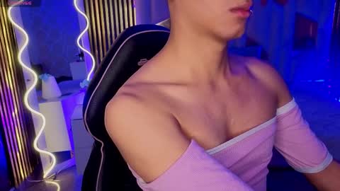  LIHIAN  online show from April 4, 11:30 am