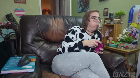 Linzy19 online show from January 19, 3:50 am