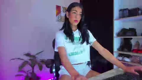 Snapshot of litz_81 chatting on March 5, 1:17 am litz_81 online show from March 5, 1:17 am