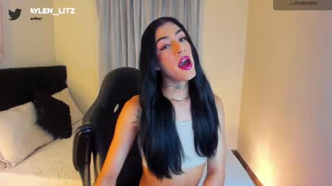 Snapshot of litz_81 chatting on October 7, 11:06 pm litz_81 online show from October 7, 11:06 pm