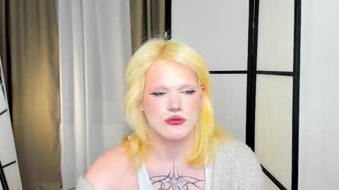 lollita online show from February 1, 9:02 pm