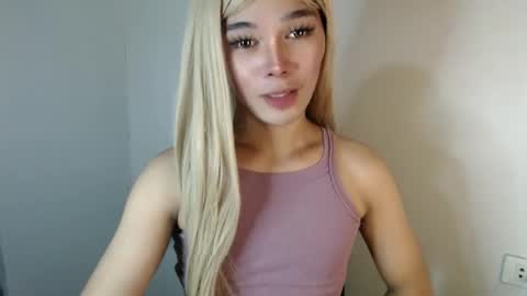 Snapshot of louilalicious chatting on February 28, 5:15 am louilalicious online show from February 28, 5:15 am