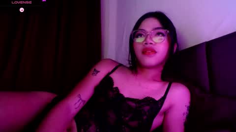 Snapshot of love_seren chatting on October 2, 12:17 pm Seren online show from October 2, 12:17 pm
