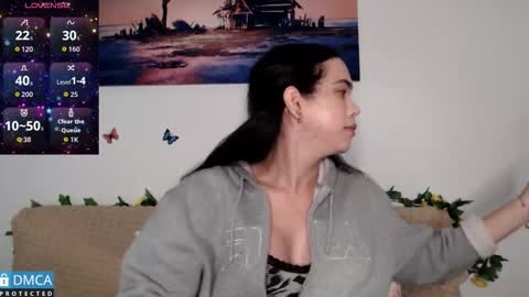 luara_ online show from March 21, 1:05 pm