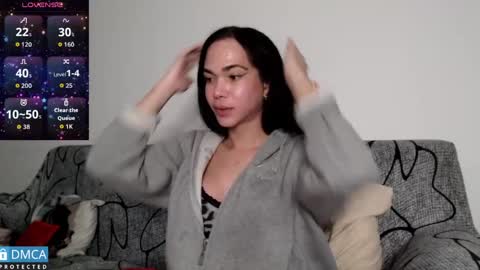 luara_ online show from March 30, 3:13 pm