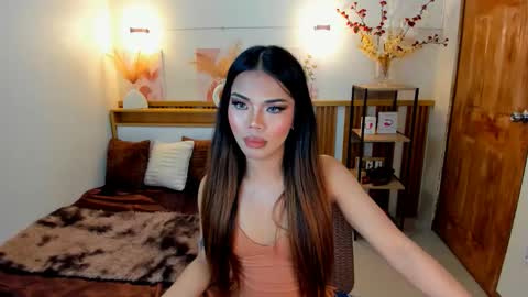 lucyvane online show from February 14, 5:31 pm