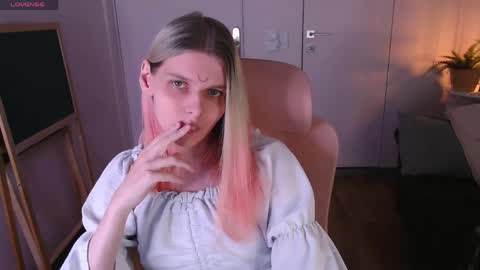 Luna online show from May 9, 9:08 pm