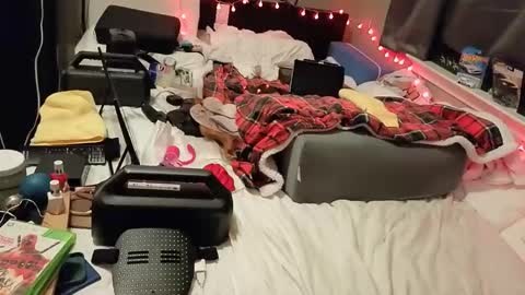 mac1119 online show from February 7, 10:54 am