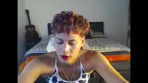 Snapshot of machissex chatting on October 17, 11:47 am machissex online show from October 17, 11:47 am