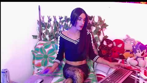 Maddy Senz online show from February 7, 6:45 am