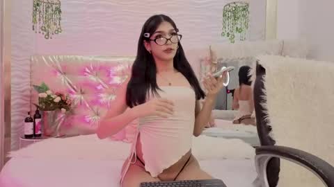 Maddy  online show from April 27, 7:56 pm