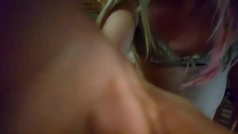 magalihot18 online show from December 10, 5:56 am