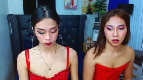 BELLA AND HANA online show from December 18, 1:11 am