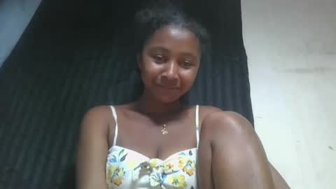 mamieriela online show from May 8, 9:28 am