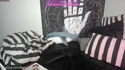 Roxanne Rom online show from March 1, 2:26 am