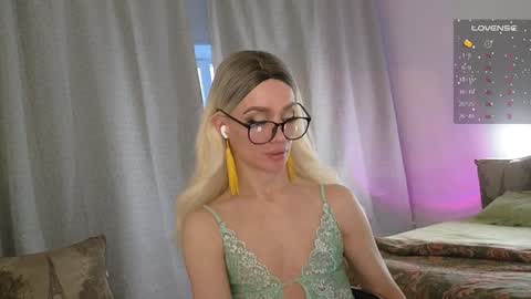 Snapshot of maridekoks chatting on January 20, 1:42 pm Mari online show from January 20, 1:42 pm