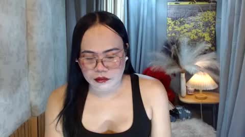LEAH online show from June 13, 2:06 pm