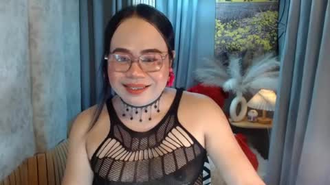 LEAH online show from June 30, 7:36 pm