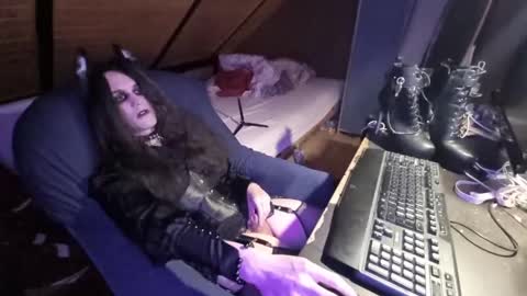 Snapshot of matikitten chatting on November 1, 10:07 pm matikitten online show from November 1, 10:07 pm