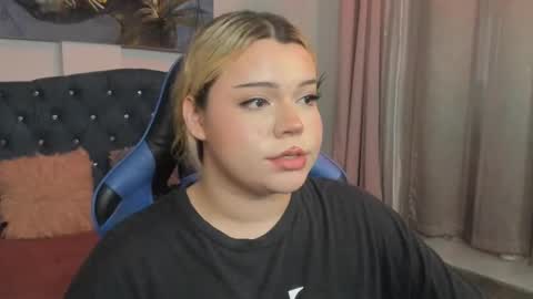 Maxine Minx online show from February 25, 9:31 am