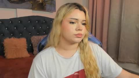 Maxine Minx online show from February 28, 9:47 am