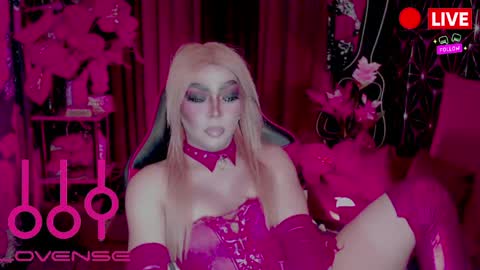 THE QUEEN ALPHA   Queen Medusa Prey online show from April 1, 5:53 am