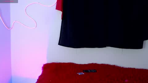 mia califa online show from May 15, 6:44 am